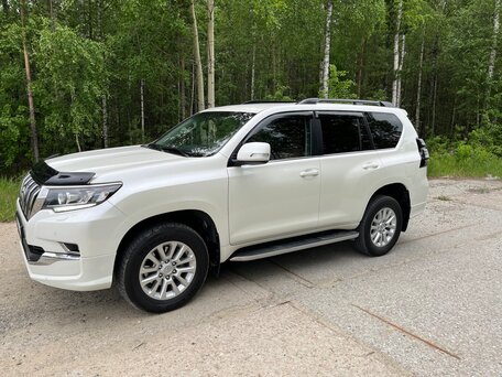 2019 Toyota Land Cruiser Prado 150 Series Рестайлинг 2, белый, 5550000 рублей, вид 3