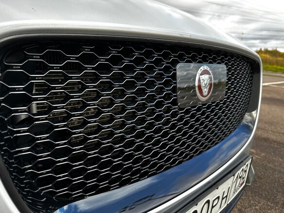 2019 Jaguar F-Pace I, серебристый, 3150000 рублей - вид 16