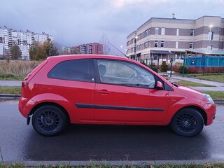 2006 Ford Fiesta Mk5, красный, 300000 рублей, вид 3