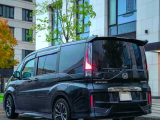 2019 Honda Stepwgn Spada V Рестайлинг, чёрный, 1700000 рублей, вид 2