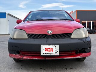 2001 Toyota Platz, красный, 225000 рублей, вид 2