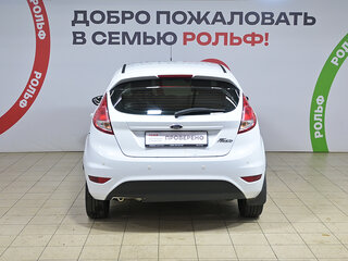 2016 Ford Fiesta Mk6 Рестайлинг, белый, 536000 рублей, вид 5