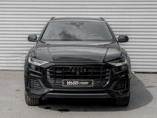 2019 Audi Q8 55 TFSI I (4M), чёрный, 5880000 рублей, вид 2