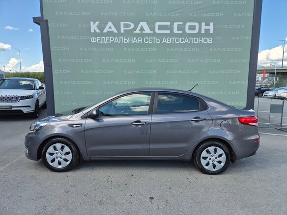 2016 Kia Rio III Рестайлинг, серый - вид 2
