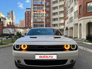 2022 Dodge Challenger III Рестайлинг 2, белый, 6300000 рублей, вид 3