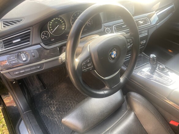 2011 BMW 7 серии Long 750Li xDrive V (F01/F02/F04), чёрный, 1400000 рублей - вид 11