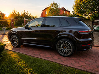 2018 Porsche Cayenne III, коричневый, 7300000 рублей, вид 3
