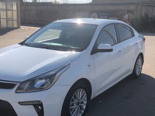 2019 Kia Rio IV, белый, 1355000 рублей, вид 1