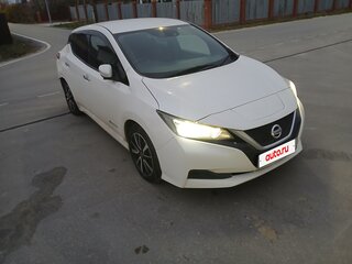 2017 Nissan Leaf II (ZE1), белый, 1450000 рублей, вид 3