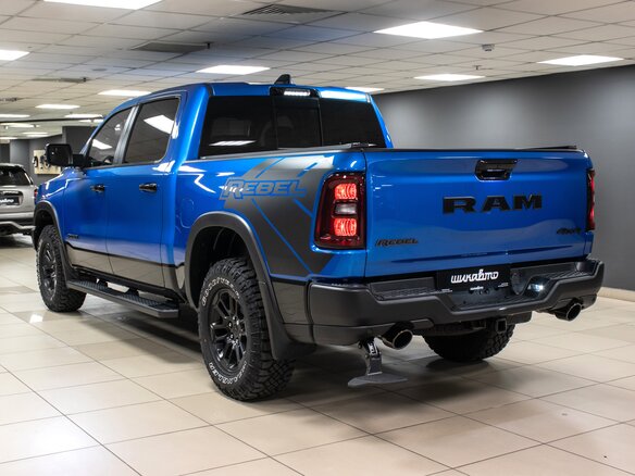 2026 Ram 1500 Crew Cab V Рестайлинг, синий - вид 5