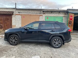 2023 Toyota RAV4 V (XA50), чёрный, 5000000 рублей, вид 2