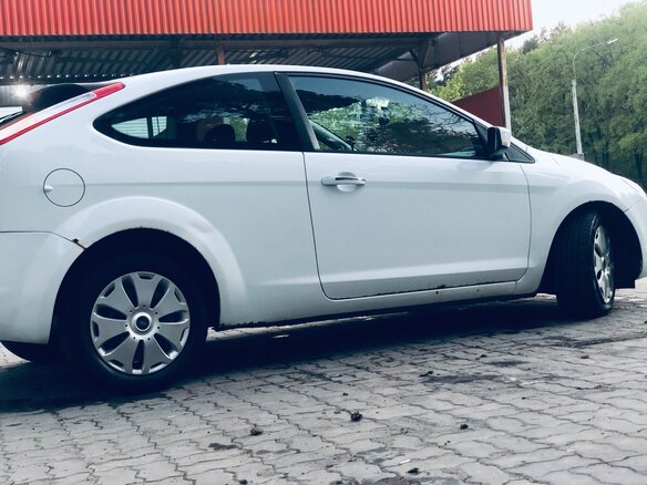 2010 Ford Focus II Рестайлинг, белый, 450000 рублей - вид 9