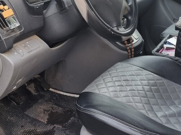 2010 Hyundai H-1 5-speed II, серебристый, 1600000 рублей - вид 9