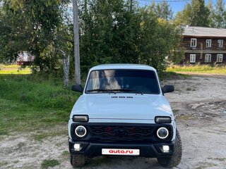 2014 Lada (ВАЗ) 2121 (4x4) I Рестайлинг, белый, 320000 рублей, вид 2