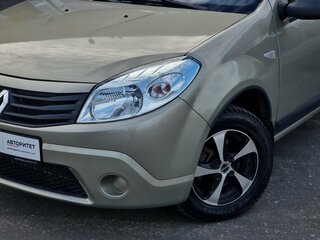 2012 Renault Sandero I, серебристый, 459000 рублей, вид 2