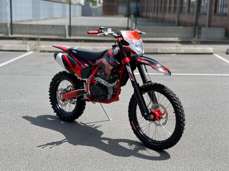 2026 BSE Z10, красный, 170200 рублей, вид 1