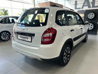 2026 Lada (ВАЗ) Granta Cross I Рестайлинг, белый, 1226000 рублей, вид 2