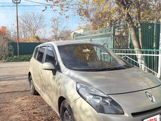 2011 Renault Scenic Grand III, бежевый, 870000 рублей, вид 2