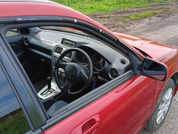 2004 Subaru Impreza II Рестайлинг 1, красный, 365000 рублей - вид 11