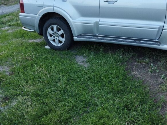 2006 Mitsubishi Pajero III Рестайлинг, серебристый, 900000 рублей - вид 2