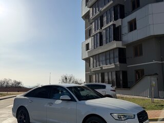 2016 Audi A6 IV (C7) Рестайлинг, белый, 2680000 рублей, вид 4