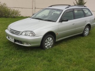 2001 Toyota Caldina II Рестайлинг, серебристый, 670000 рублей, вид 1