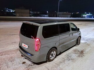 2008 Hyundai Grand Starex I, серый, 1800000 рублей, вид 2