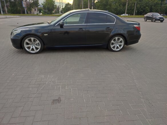 2003 BMW 5 серии 530i V (E60/E61), чёрный, 900000 рублей - вид 9