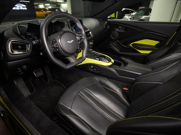 2018 Aston Martin V8 Vantage IV, зелёный - вид 24