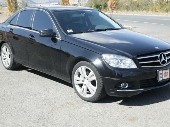 2010 Mercedes-Benz C-Класс 300 III (W204), чёрный, 1700000 рублей - вид 2