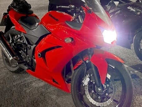 2009 Kawasaki Ninja 250R, красный, 270000 рублей, вид 1