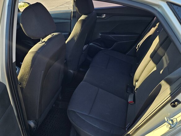 2018 Hyundai Solaris II, бежевый, 1150000 рублей - вид 15