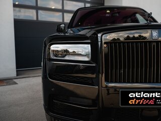 2023 Rolls-Royce Cullinan Black Badge I (Series I), чёрный, 36890000 рублей, вид 4