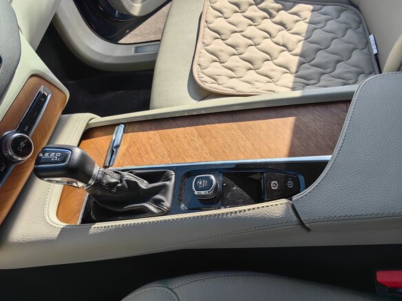 2022 Volvo XC90 II Рестайлинг 1, синий, 5700000 рублей - вид 23