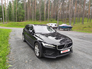 2020 Volvo V60 Cross Country II, чёрный, 2900000 рублей, вид 3