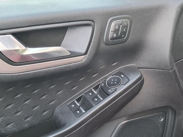 2020 Ford Escape IV, красный, 1450000 рублей - вид 13