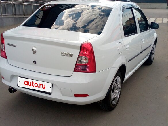 2013 Renault Logan I Рестайлинг, белый, 650000 рублей - вид 3