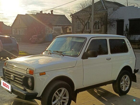 2013 Lada (ВАЗ) 2121 (4x4) I Рестайлинг, белый, 480000 рублей - вид 1