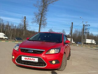 2010 Ford Focus II Рестайлинг, красный, 740000 рублей, вид 1