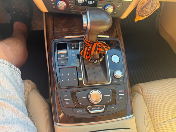 2011 Audi A6 IV (C7), синий, 2200000 рублей - вид 2
