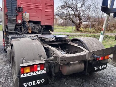 2001 Volvo FH, красный, 1350000 рублей, вид 3
