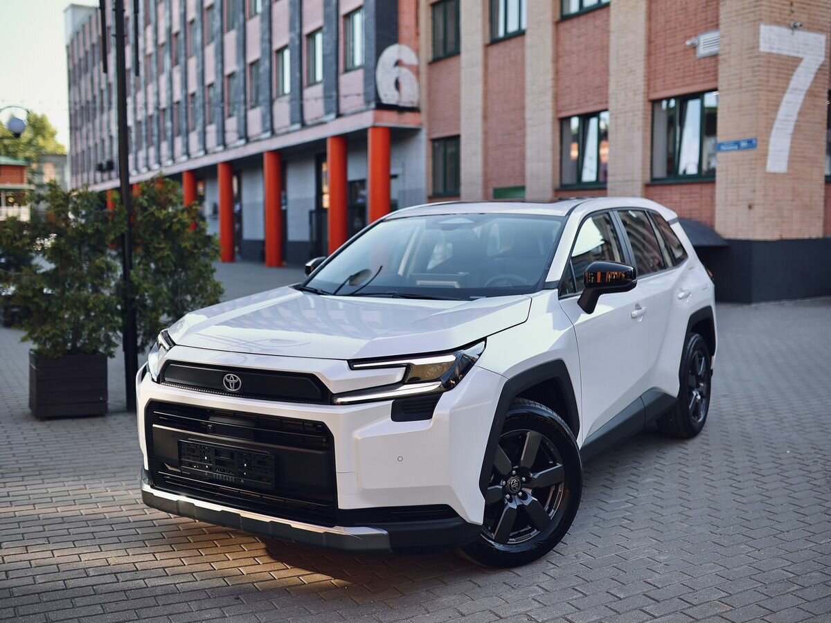 Открыть фотографии: Toyota RAV4 VI (XA60)