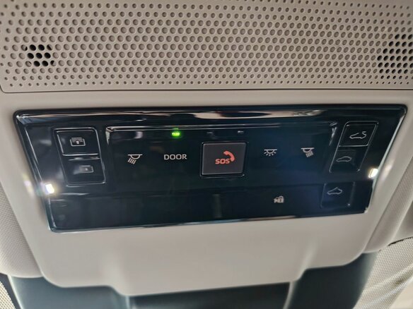 2026 Toyota RAV4 VI (XA60), чёрный - вид 13
