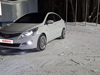 2015 Hyundai Solaris I Рестайлинг, белый, 1100000 рублей, вид 1