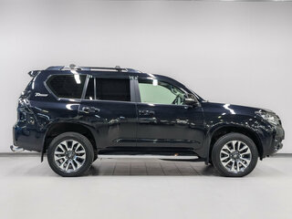 2022 Toyota Land Cruiser Prado 150 Series Рестайлинг 3, чёрный, 7225000 рублей, вид 4