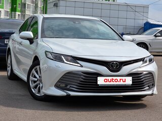 2018 Toyota Camry VIII (XV70), белый, 2950000 рублей, вид 4