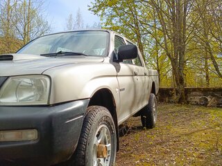 2005 Mitsubishi L200 III, серебристый, 1150000 рублей, вид 1