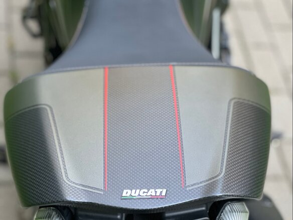 2015 Ducati Diavel Carbon, чёрный - вид 8