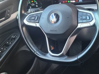2020 Volkswagen Golf VIII, чёрный, 2299000 рублей, вид 5