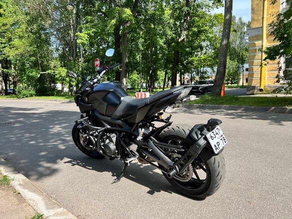 2017 Yamaha MT-09 (FZ-09), чёрный, 800000 рублей - вид 3